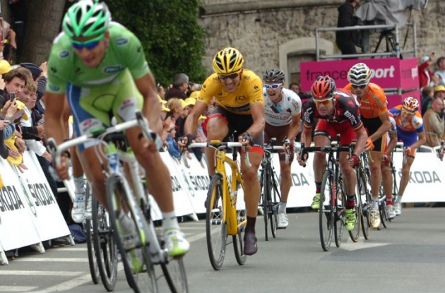 Peter Sagan followed by Fabian Cancellara and Cadel Evans. Photo Fotoreporter Sirotti.