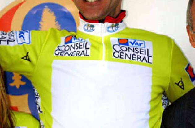 Voigt in the leader's jersey ... feel free to fill in team logo. Photo copyright Fotoreporter Sirotti.