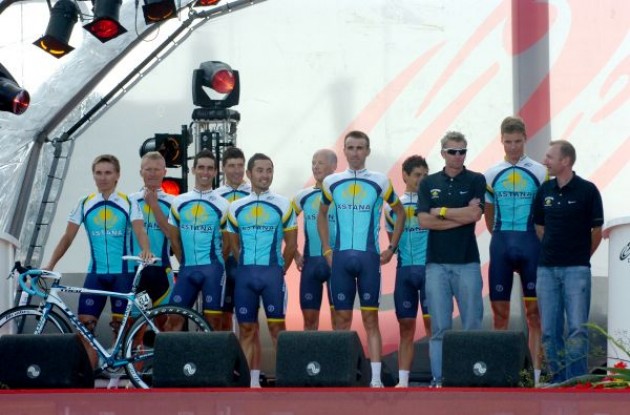 Team Astana. Photo copyright Fotoreporter Sirotti.