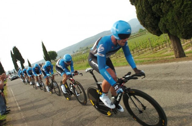 Team Garmin-Barracuda on its way to Giro d'Italia stage victory. Photo Fotoreporter Sirotti.