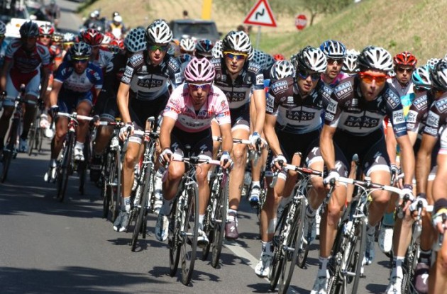 Team Saxo Ban-SunGard has completed its 2011 team roster. Photo Fotoreporter Sirotti