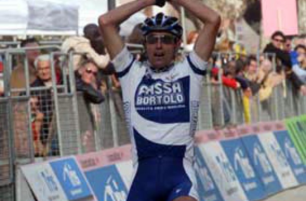 Roberto Petito dedicated his stage win to his late father. Photo copyright Fotoreporter Sirotti.