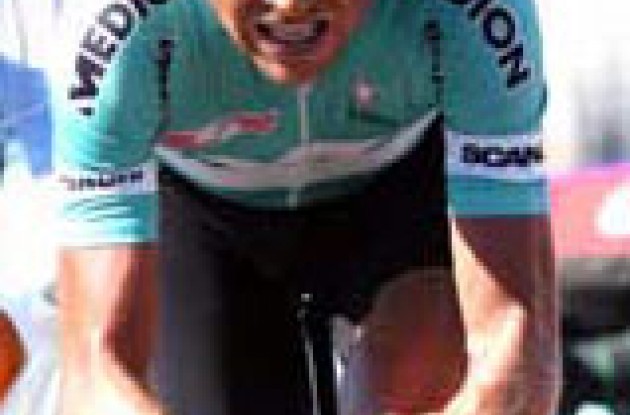 Ullrich using his more low hands position. Photo copyright Sirotti.