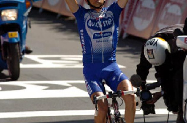 Richard Virenque takes the stage win on the French Bastille Day. Photo copyright Fotoreporter Sirotti.