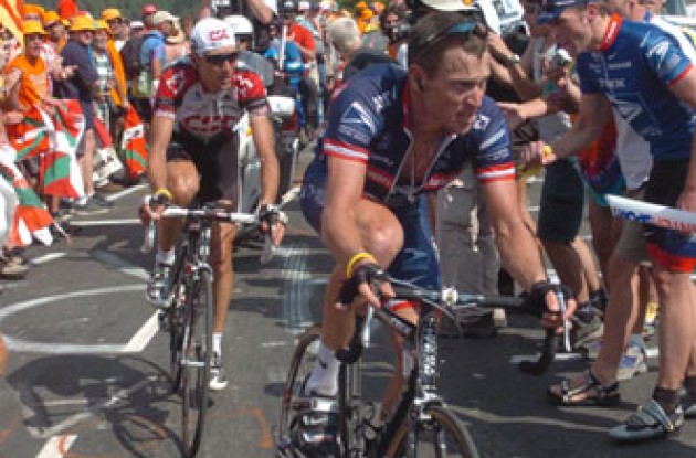 Lance Armstrong and Ivan Basso working hard on the final climb. Photo copyright Fotoreporter Sirotti.