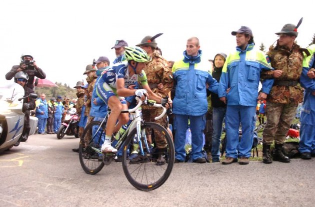 Vincenzo Nibali corners. Photo Fotoreporter Sirotti.