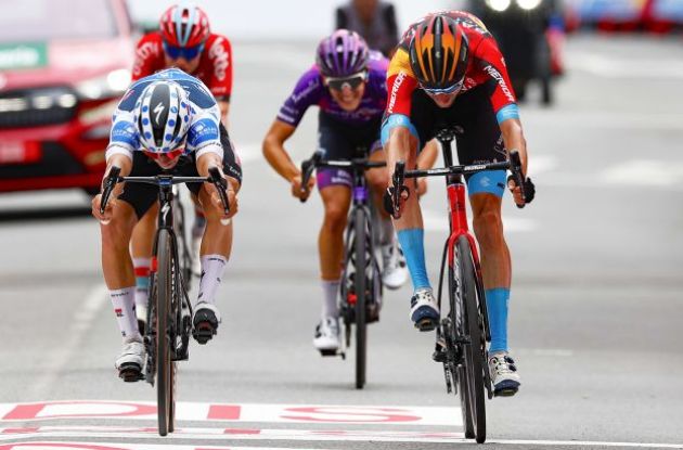 Wout Poels beats Remco Evenepoel in a sprint in stage 20 of La Vuelta a Espana 2023