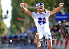 Guesdon takes the win. Photo copyright Fotoreporter Sirotti. Guesdon takes the win. Photo copyright Fotoreporter Sirotti.