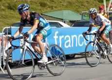 Levi Leipheimer leads Alberto Contador. Photo copyright Fotoreporter Sirotti.