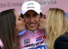 Not many podium girl kisses for Pellizotti now. Photo copyright Fotoreporter Sirotti. Not many podium girl kisses for Pellizotti now. Photo copyright Fotoreporter Sirotti.