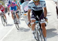 Alberto Contador attacks on Mount Etna. Photo Fotoreporter Sirotti.