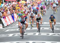 Andre Greipel wins! Photo copyright Fotoreporter Sirotti.