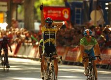 Bozic wins ahead of Farrar. Photo copyright Fotoreporter Sirotti. Bozic wins ahead of Farrar. Photo copyright Fotoreporter Sirotti.