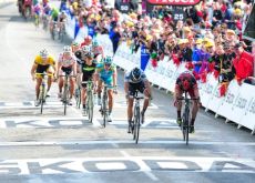 Team BMC Racing's Cadel Evans fights his way to a well-deserved stage win in the Tour de France 2011 ahead of Alberto Contador. Photo Fotoreporter Sirotti.
