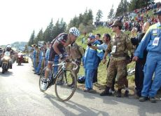 Carlos Sastre conquers Zoncolan. Photo copyright Fotoreporter Sirotti.