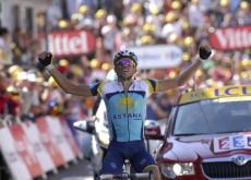 Alberto Contador wins! Photo copyright Fotoreporter Sirotti.
