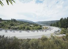 Cyclists descending during stage 14 of Vuelta a Espana