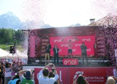 Geraint Thomas celebrates his birthday and Giro d'Italia lead on the podium