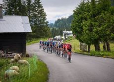 Ineos-Grenadiers riders leading the Tour de Suisse peloton
