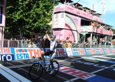 Matthew Lloyd wins stage 6 of the 2010 Giro d'Italia.