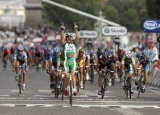 Thor Hushovd wins on Champs Elysees, Paris.
