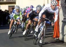 World Champion Thor Hushovd leads Tyler Farrar. Photo Fotoreporter Sirotti. World Champion Thor Hushovd leads Tyler Farrar. Photo Fotoreporter Sirotti.