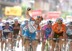 Tyler Farrar wins stage 11 of the 2009 Tour of Spain. Photo copyright Fotoreporter Sirotti.